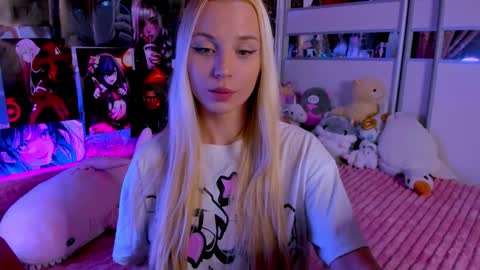 Snapshot of cuttie_ponyy chatting on October 2025 09:17:02 PM Nora online show from October 2025 09:17:02 PM