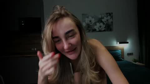 CuttieChloe online show from December 2024 01:02:02 AM