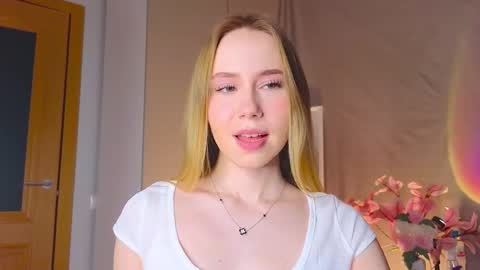 Snapshot of cuute_angell chatting on December 2024 04:50:01 PM Virginia See you on Sunday online show from December 2024 04:50:01 PM