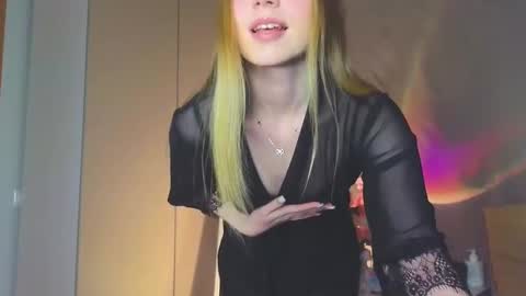 Snapshot of cuute_angell chatting on December 2024 04:47:02 PM Virginia See you on Sunday online show from December 2024 04:47:02 PM