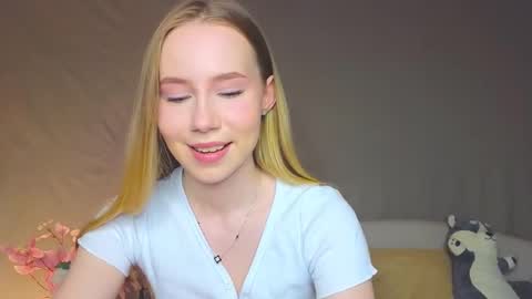 Snapshot of cuute_angell chatting on December 2024 04:49:01 PM Virginia See you on Sunday online show from December 2024 04:49:01 PM