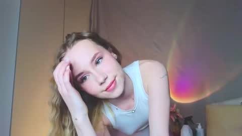 Snapshot of cuute_angell chatting on December 2024 04:59:02 PM Virginia See you on Sunday online show from December 2024 04:59:02 PM