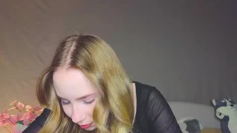 Snapshot of cuute_angell chatting on December 2024 04:43:01 PM Virginia See you on Sunday online show from December 2024 04:43:01 PM