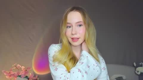 Snapshot of cuute_angell chatting on December 2024 05:00:01 PM Virginia See you on Sunday online show from December 2024 05:00:01 PM
