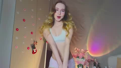 Snapshot of cuute_angell chatting on December 2024 04:52:01 PM Virginia See you on Sunday online show from December 2024 04:52:01 PM
