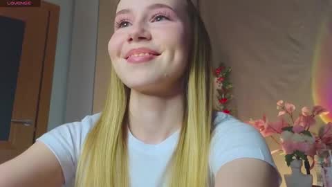 Snapshot of cuute_angell chatting on January 2025 04:50:02 PM Virginia See you on Sunday online show from January 2025 04:50:02 PM