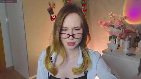 Snapshot of cuute_angell chatting on January 2025 08:02:01 PM Virginia See you on Sunday online show from January 2025 08:02:01 PM
