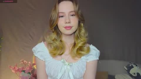 Snapshot of cuute_angell chatting on January 2025 04:52:01 PM Virginia See you on Sunday online show from January 2025 04:52:01 PM