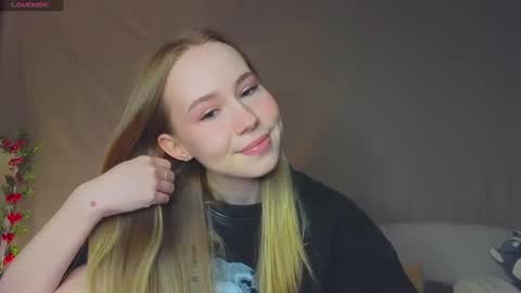Snapshot of cuute_angell chatting on January 2025 03:51:01 PM Virginia See you on Sunday online show from January 2025 03:51:01 PM