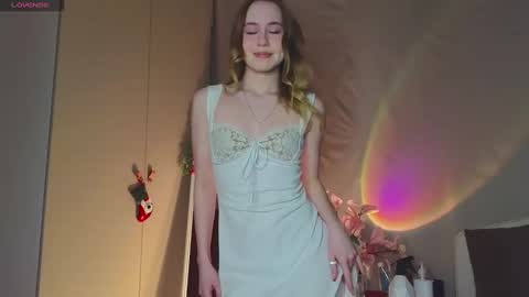 Snapshot of cuute_angell chatting on January 2025 04:48:02 PM Virginia See you on Sunday online show from January 2025 04:48:02 PM