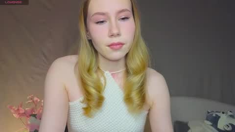 Snapshot of cuute_angell chatting on February 2025 04:54:02 PM Virginia See you on Sunday online show from February 2025 04:54:02 PM