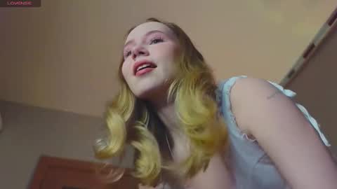 Snapshot of cuute_angell chatting on February 2025 04:56:02 PM Virginia See you on Sunday online show from February 2025 04:56:02 PM