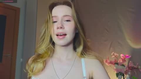 Snapshot of cuute_angell chatting on February 2025 08:03:01 PM Virginia See you on Sunday online show from February 2025 08:03:01 PM