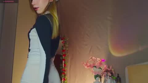 Snapshot of cuute_angell chatting on February 2025 04:58:02 PM Virginia See you on Sunday online show from February 2025 04:58:02 PM