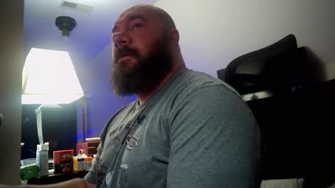 Snapshot of cwbyga chatting on October 2025 03:39:02 AM Bubba Bull online show from October 2025 03:39:02 AM