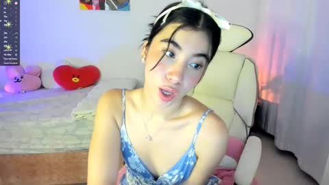 Snapshot of cyber_lizz chatting on February 2025 10:20:02 PM Liz online show from February 2025 10:20:02 PM