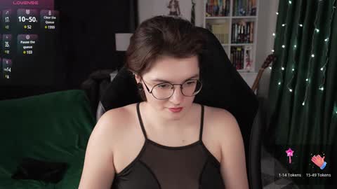 Helen Blossom online show from January 2025 11:01:02 PM