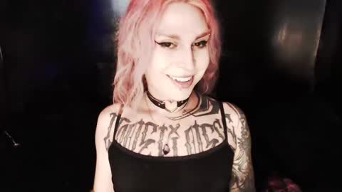 Nikki online show from October 2025 09:14:01 PM