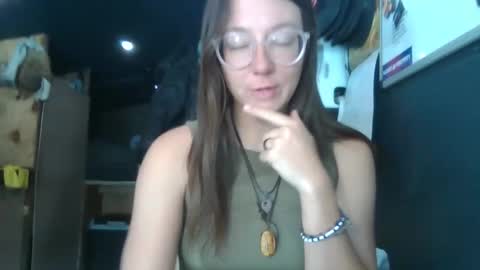 Snapshot of d3sert_moon chatting on December 2025 05:53:02 PM d3sert_moon online show from December 2025 05:53:02 PM