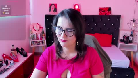 Mia  online show from January 2025 12:35:01 PM