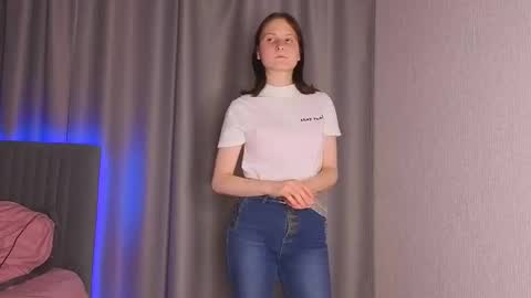 Anna online show from September 2025 06:08:02 PM