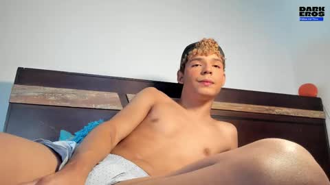 Snapshot of daark_eros chatting on November 2025 10:32:01 PM Dark Eros online show from November 2025 10:32:01 PM