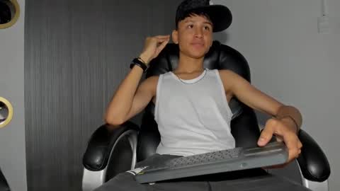 daddy_darcks online show from October 2025 08:26:01 PM