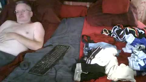 Snapshot of daddycubbyhubby chatting on October 2025 11:27:01 PM Daddy online show from October 2025 11:27:01 PM