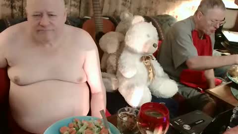 Snapshot of daddycubbyhubby chatting on November 2025 04:13:01 AM Daddy online show from November 2025 04:13:01 AM