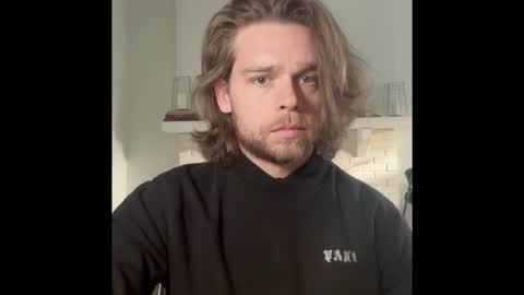 Snapshot of daddydaydrinkz chatting on January 2025 09:28:01 PM DaddydayDrinkz online show from January 2025 09:28:01 PM