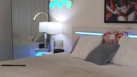 Snapshot of daddyissuessab chatting on December 2024 11:44:01 AM Sabrinna Bae online show from December 2024 11:44:01 AM