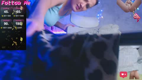 Snapshot of daddymoongirl chatting on February 2025 07:10:01 PM Tracey and Eve purple online show from February 2025 07:10:01 PM