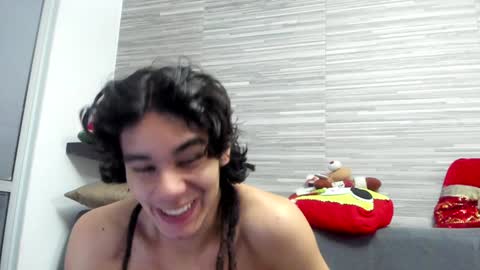 Snapshot of daemon_txuspunk chatting on December 2024 12:10:02 AM DAEMON online show from December 2024 12:10:02 AM