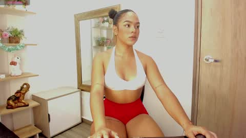 Lesly online show from December 2024 04:20:02 AM