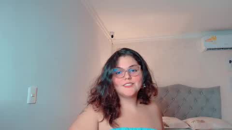 Snapshot of daeneryslove_doll chatting on November 2025 06:02:02 AM daeneryslove_doll online show from November 2025 06:02:02 AM