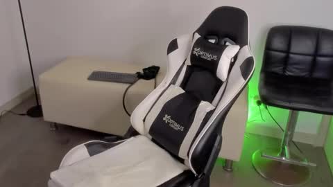 Snapshot of dafboy_ chatting on September 2025 02:33:02 PM Allan Daf online show from September 2025 02:33:02 PM