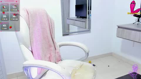 Snapshot of dahian_carter chatting on November 2025 11:27:02 PM Dahian online show from November 2025 11:27:02 PM