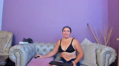 Snapshot of dahianeconnor chatting on November 2025 11:48:02 PM Dahiane Connor online show from November 2025 11:48:02 PM