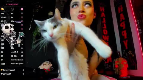 Snapshot of dahlia_darkwood chatting on October 2025 04:57:02 AM Dahlia online show from October 2025 04:57:02 AM