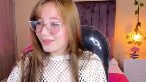 Dahlia online show from October 2025 09:06:01 PM