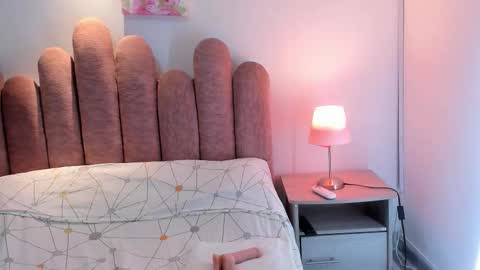 Snapshot of daisy93_ chatting on October 2025 12:06:01 PM D A I S Y online show from October 2025 12:06:01 PM