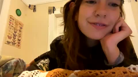 Snapshot of daisybaby699 chatting on September 2025 06:23:02 AM DaisyB3 online show from September 2025 06:23:02 AM