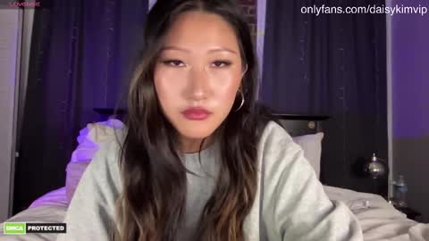 Daisy Kim online show from March 2025 02:52:01 AM