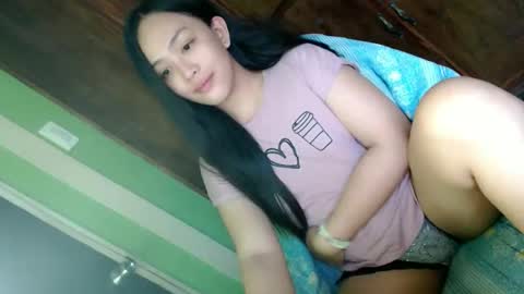 Snapshot of daisylira chatting on October 2025 12:44:01 AM LILY christmas wish breast implant online show from October 2025 12:44:01 AM