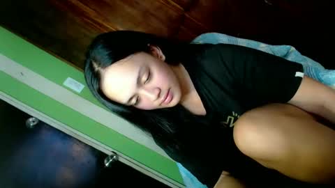 Snapshot of daisylira chatting on November 2025 01:08:01 AM LILY christmas wish breast implant online show from November 2025 01:08:01 AM