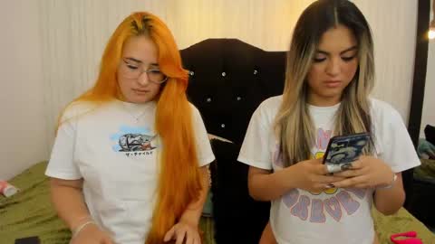 Snapshot of dakota_alice chatting on March 2025 04:57:02 AM Dakota and Valerie online show from March 2025 04:57:02 AM