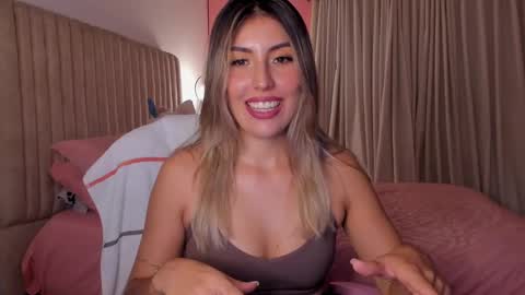 Snapshot of dakota_clark chatting on March 2025 01:31:02 AM Helloo HAPPY NEW YEAR Ill be back soon online show from March 2025 01:31:02 AM