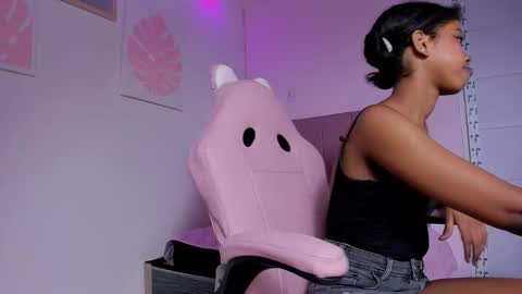 Snapshot of dakota_evans18 chatting on October 2025 12:41:02 AM DAKOTA online show from October 2025 12:41:02 AM