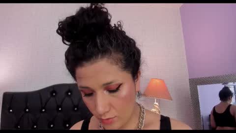 DAKOTA online show from November 2025 05:48:02 PM