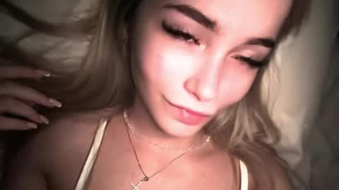 dakotaajohnnson online show from September 2025 05:40:01 AM